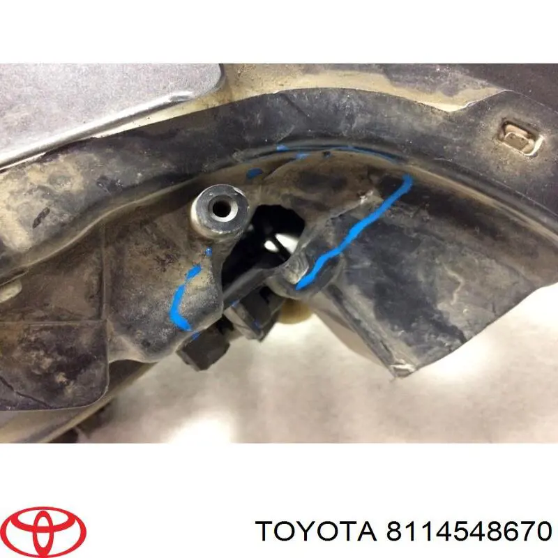Правая фара 8114548670 Toyota