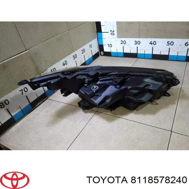 8118578240 Toyota 