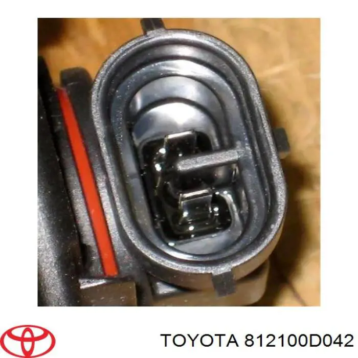 Фара противотуманная правая Toyota 812100D042