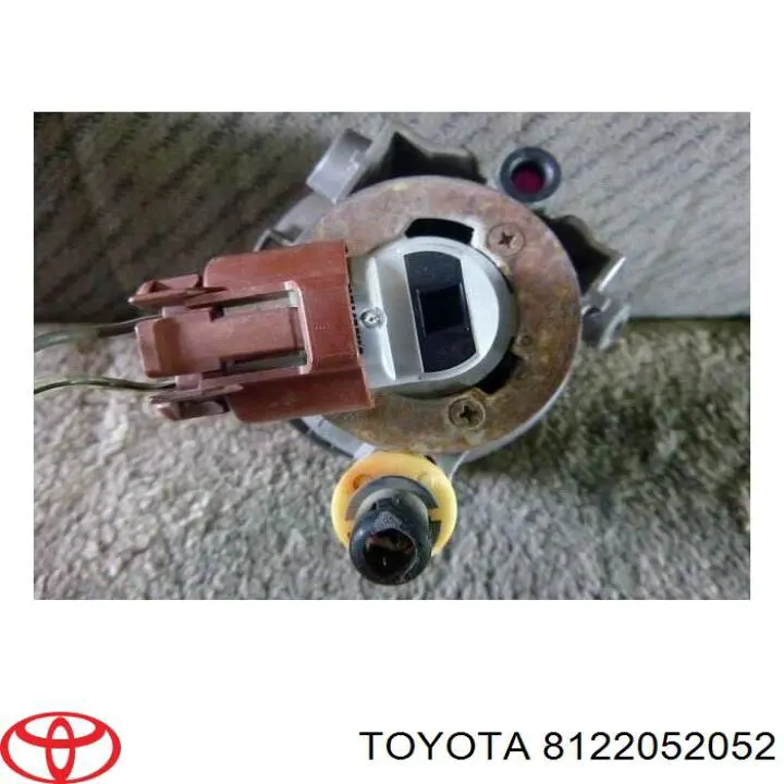 8122152052 Toyota Противотуманная фара левая
