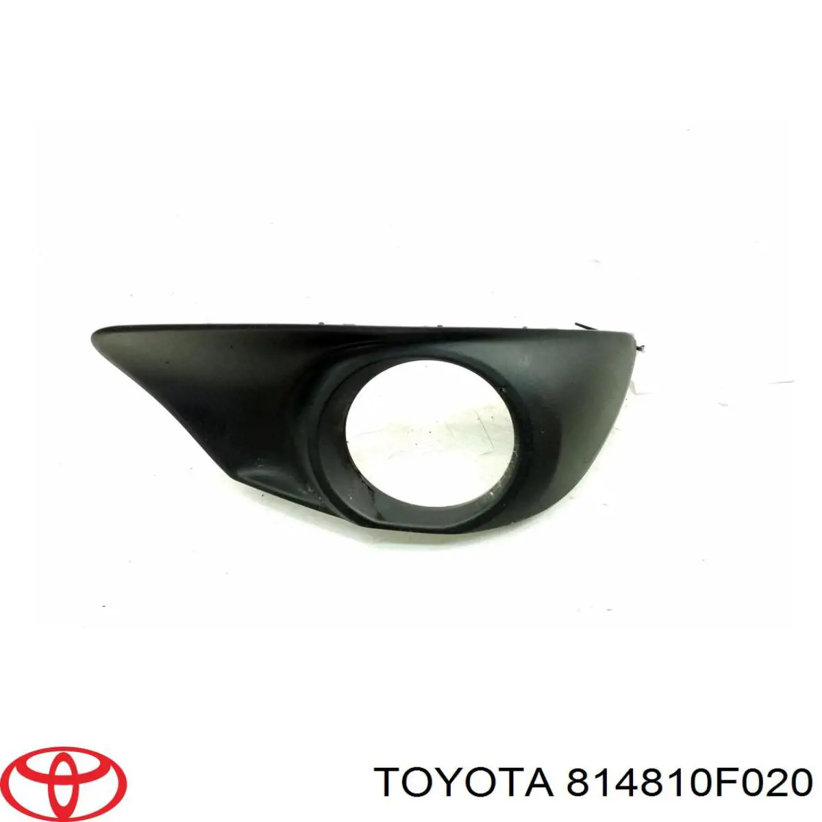 814810F020 Toyota Заглушка ПТФ бампера переднего правая