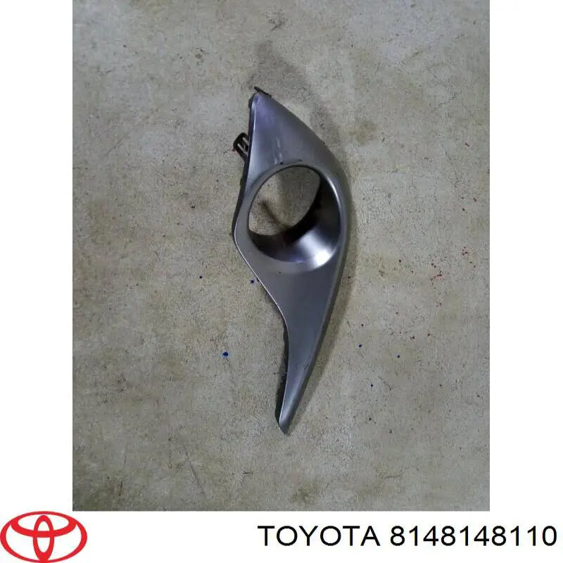 8148148110 Toyota Ободок (окантовка) фары противотуманной правой