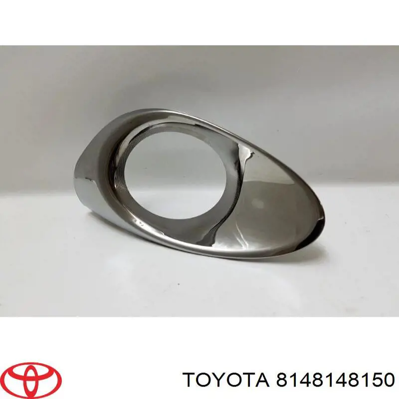 Ободок (окантовка) фары противотуманной правой Toyota 8148148150