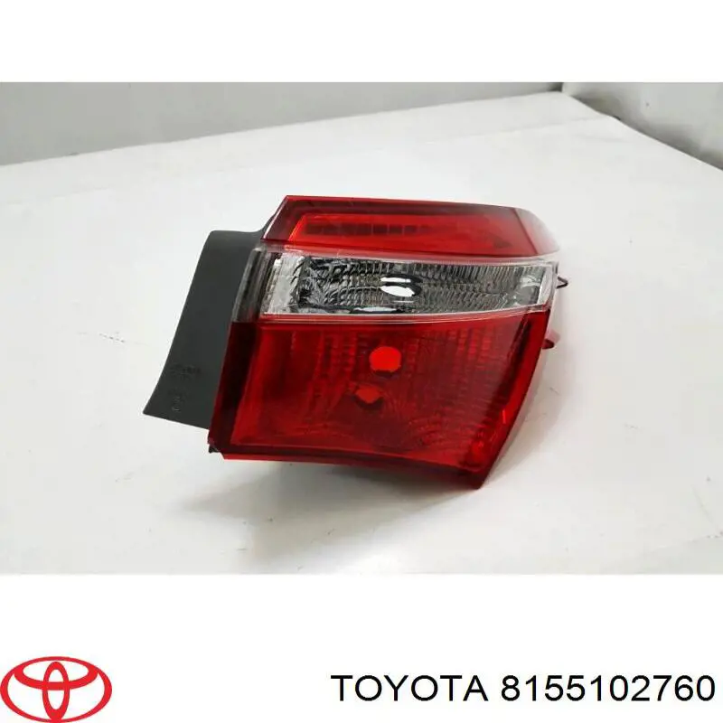 8155102760 Toyota lanterna traseira direita externa