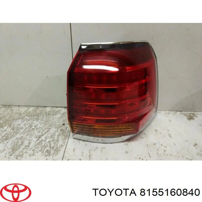 8155160840 Toyota lanterna traseira direita externa