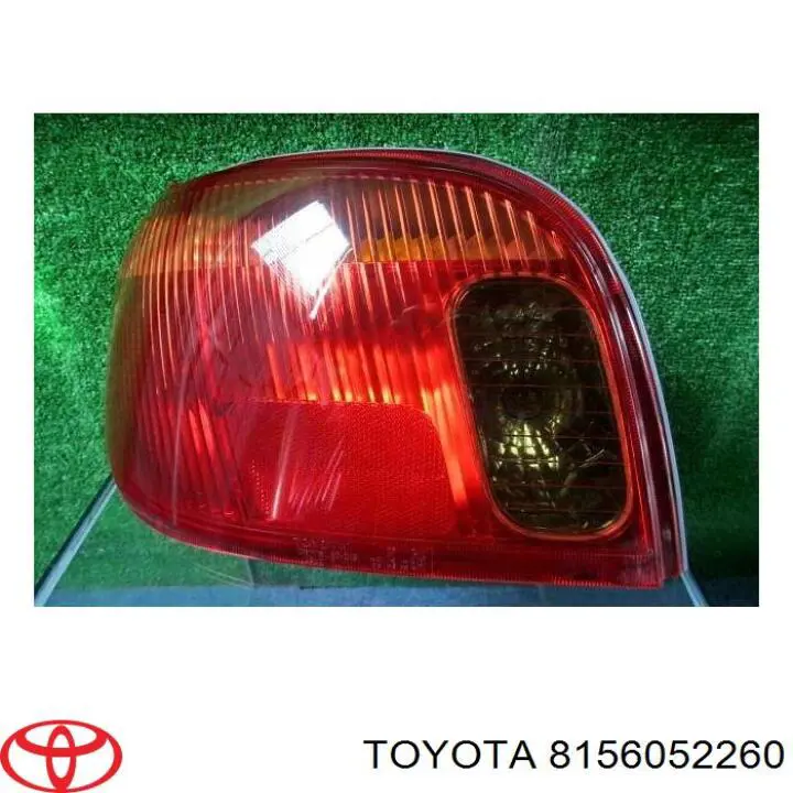 Фонарь задний левый 8156052260 Toyota
