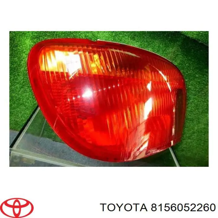 Фонарь задний левый Toyota 8156052260