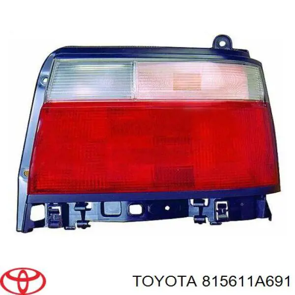Фонарь задний левый на Toyota Corolla 