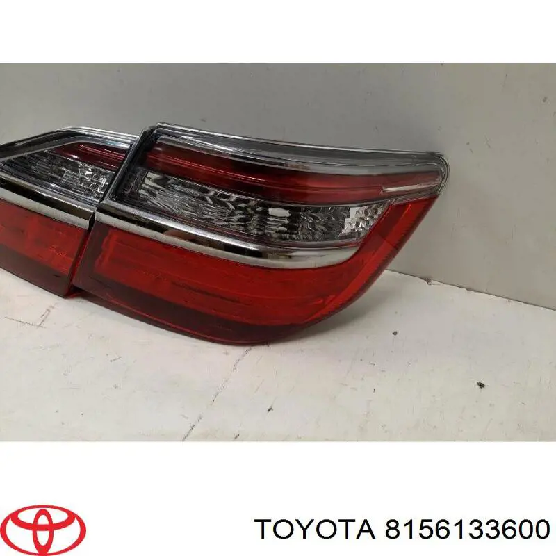 Фонарь задний левый внешний 8156133600 Toyota