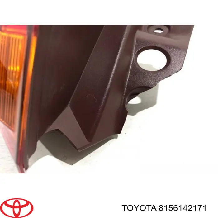 Фонарь задний левый внешний 8156142171 Toyota