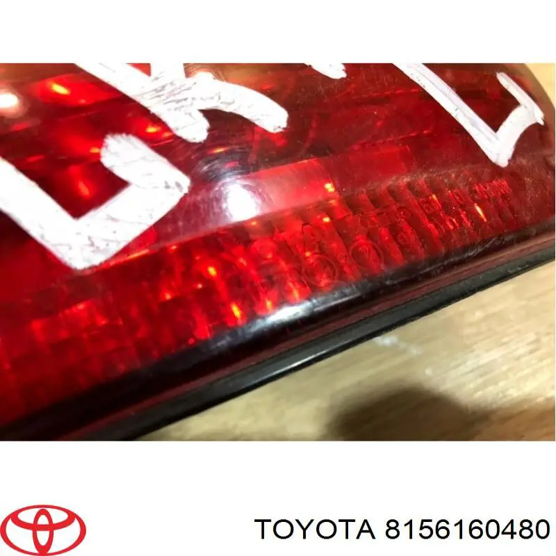 8156160480 Toyota фонарь задний левый внешний