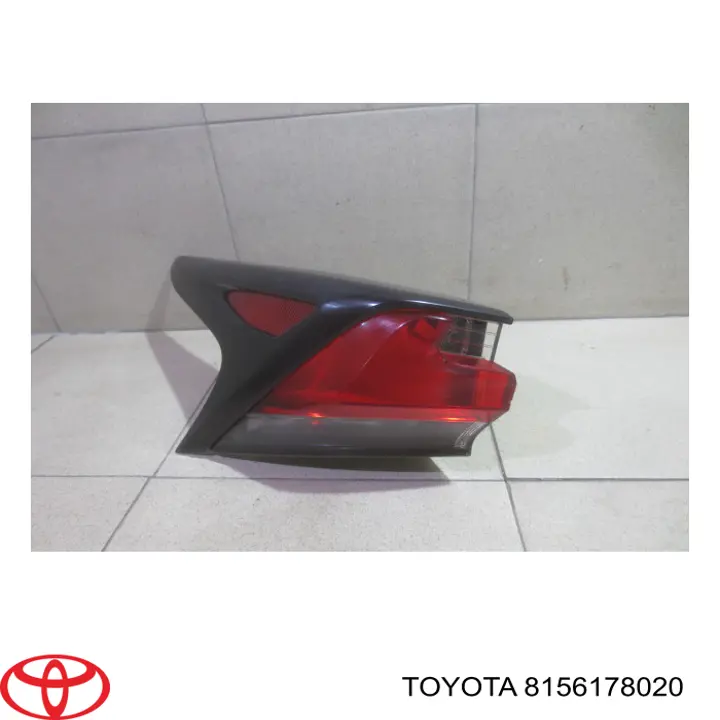 Фонарь задний левый внешний 8156178021 Toyota