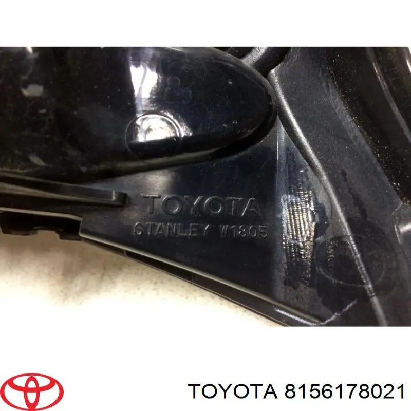 8156178021 Toyota lanterna traseira esquerda externa