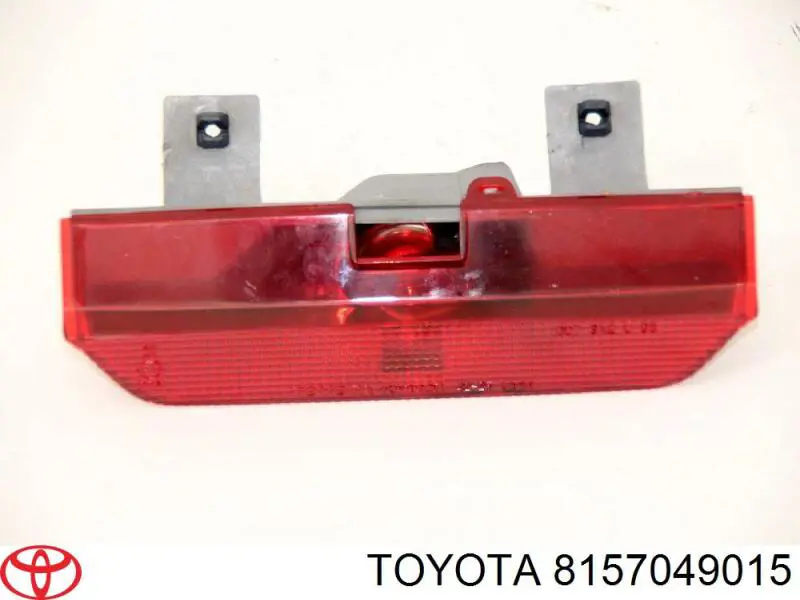 Фонарь сигнальный на Toyota RAV4 II XA2