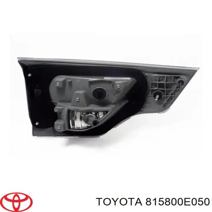 815800E050 Toyota Фара задняя правая внутренняя