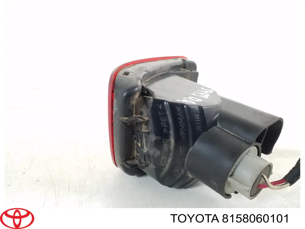 Фонарь противотуманный задний правый 8158160100 Toyota