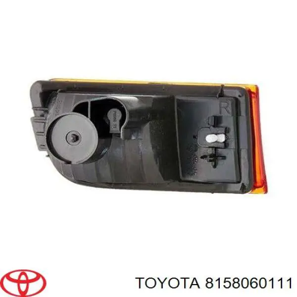8158060111 Toyota retrorrefletor (refletor do pára-choque traseiro direito)