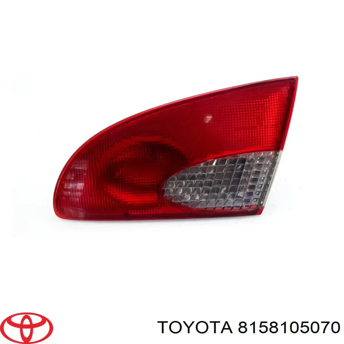 Фонарь задний правый внутренний на Toyota Avensis T22