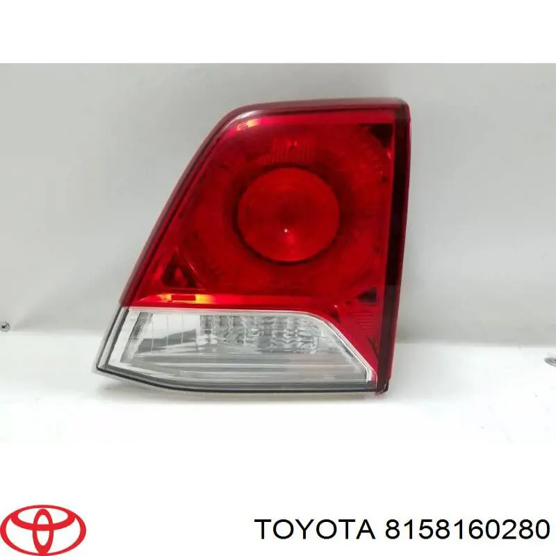 8158160280 Toyota Фара задняя правая внутренняя