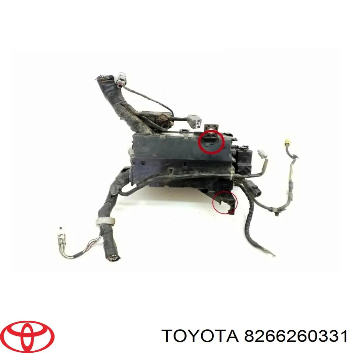 Крышка блока предохранителей Toyota 8266260331 цена, от 37.43 USD