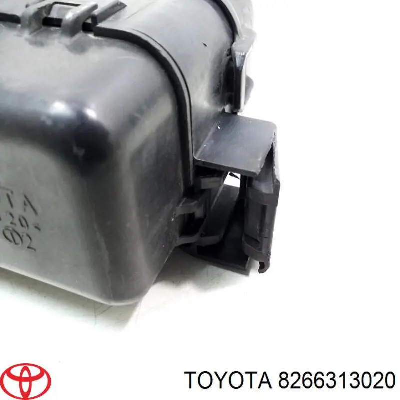 Корпус блока предохранителей Toyota 8266313020 цена, от 19.00 USD