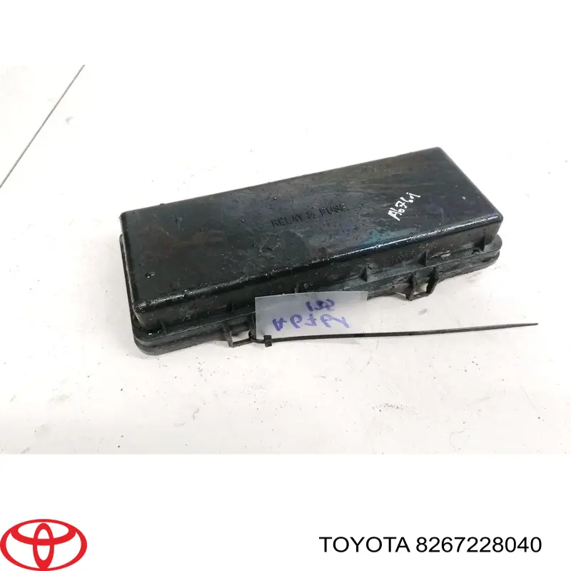 8267228040 Toyota 