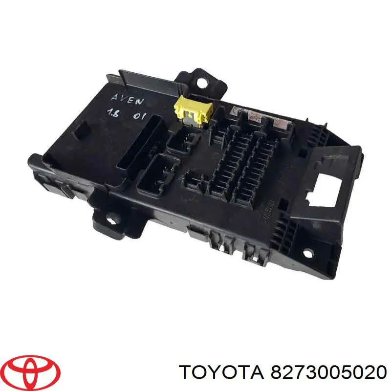 Блок предохранителей 8273005020 Toyota