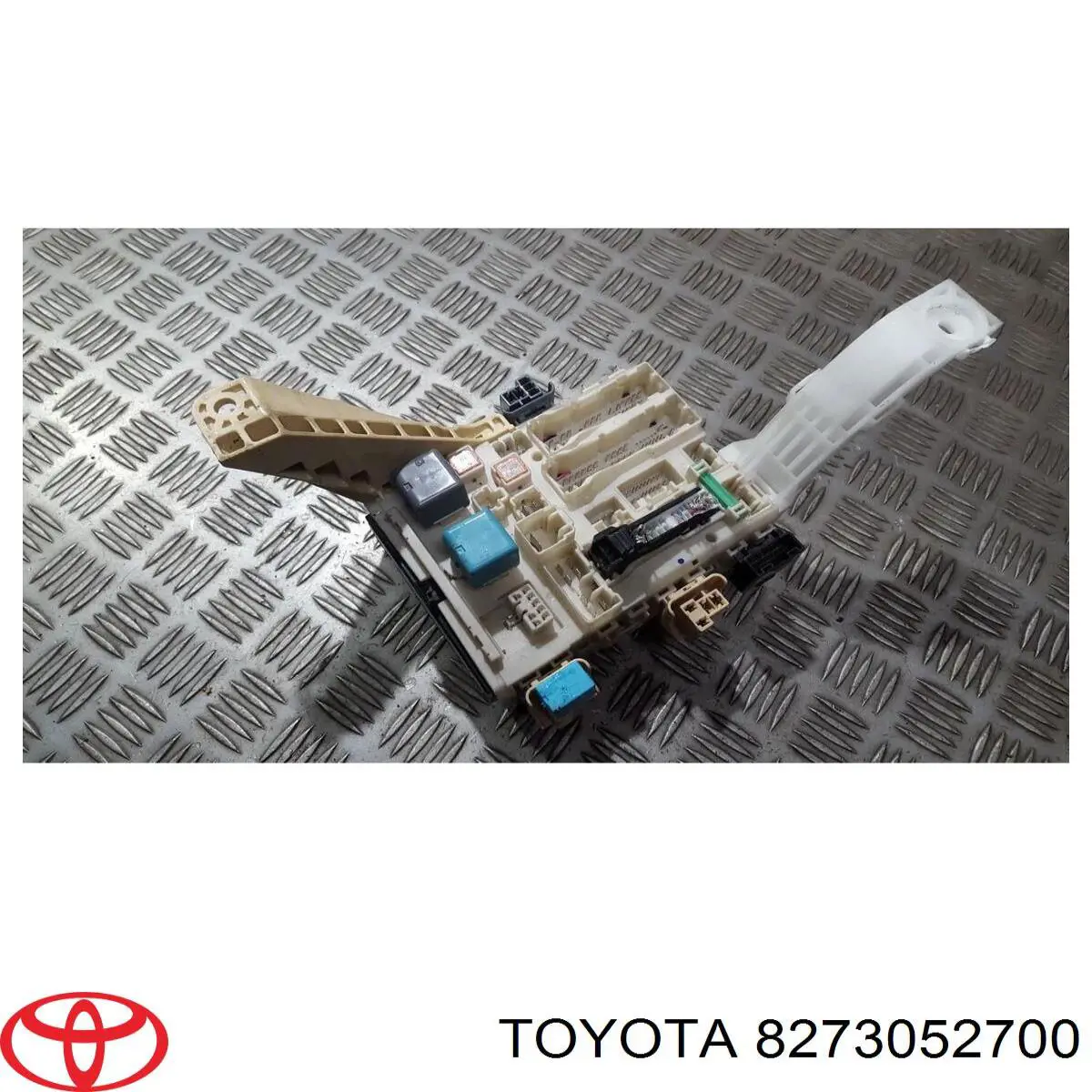 8273052700 Toyota 