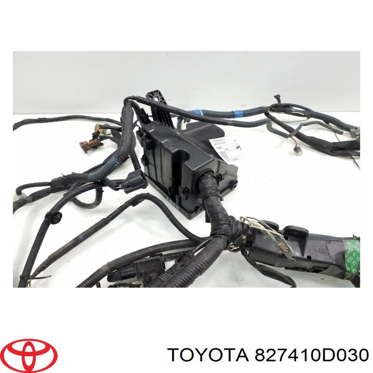 Блок предохранителей 827410D030 Toyota