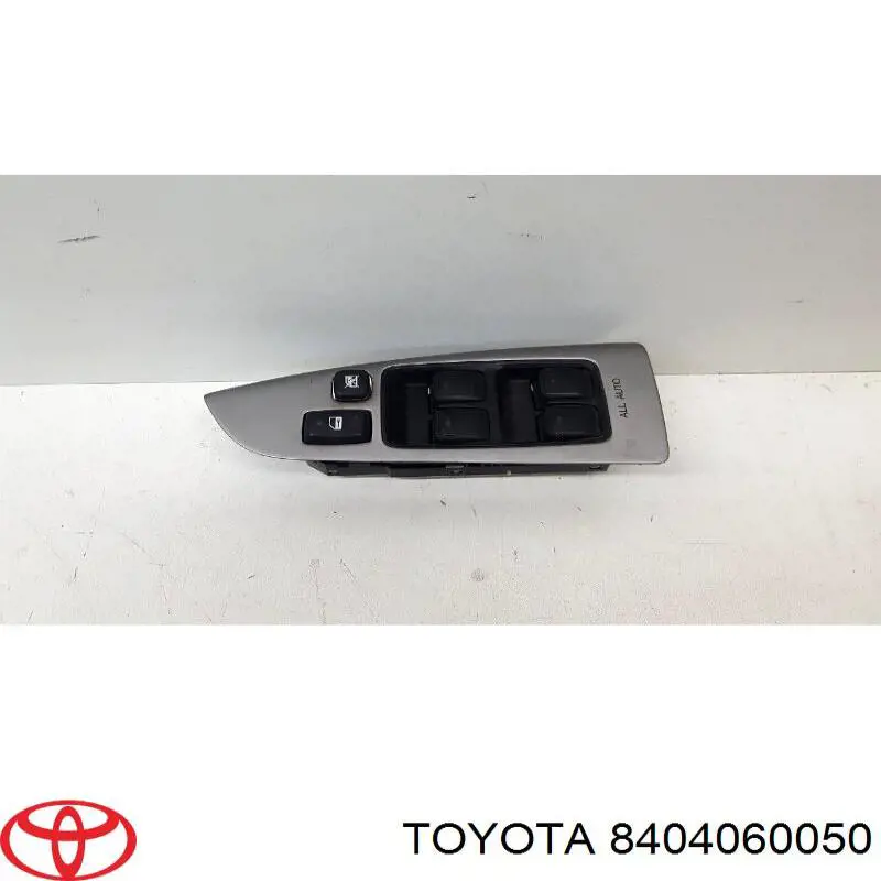 Кнопочный блок управления стеклоподъемником центральной консоли на Toyota Land Cruiser J12