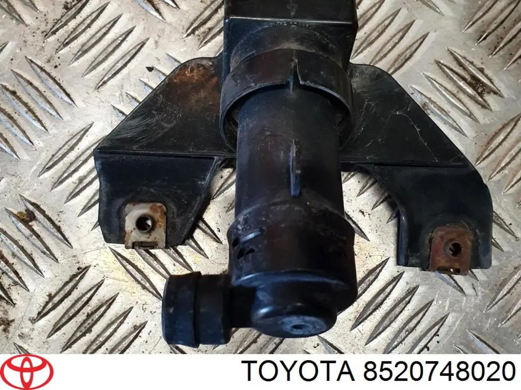 Форсунка омывателя фары передней правой 8520748020 Toyota