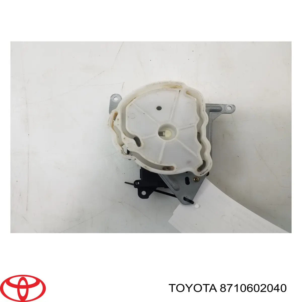 Привод заслонки печки на Toyota Corolla E12U