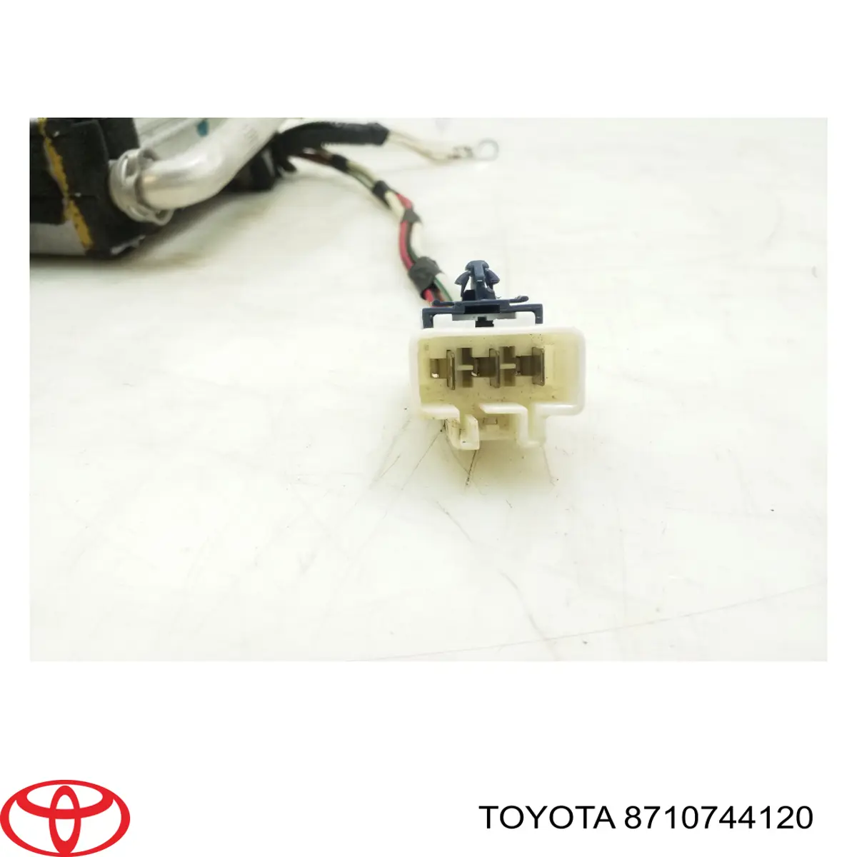 Радиатор печки (отопителя) на Toyota Avensis Verso 