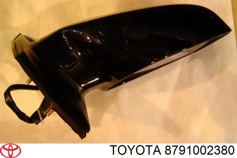 Правое боковое зеркало 8791002380 Toyota