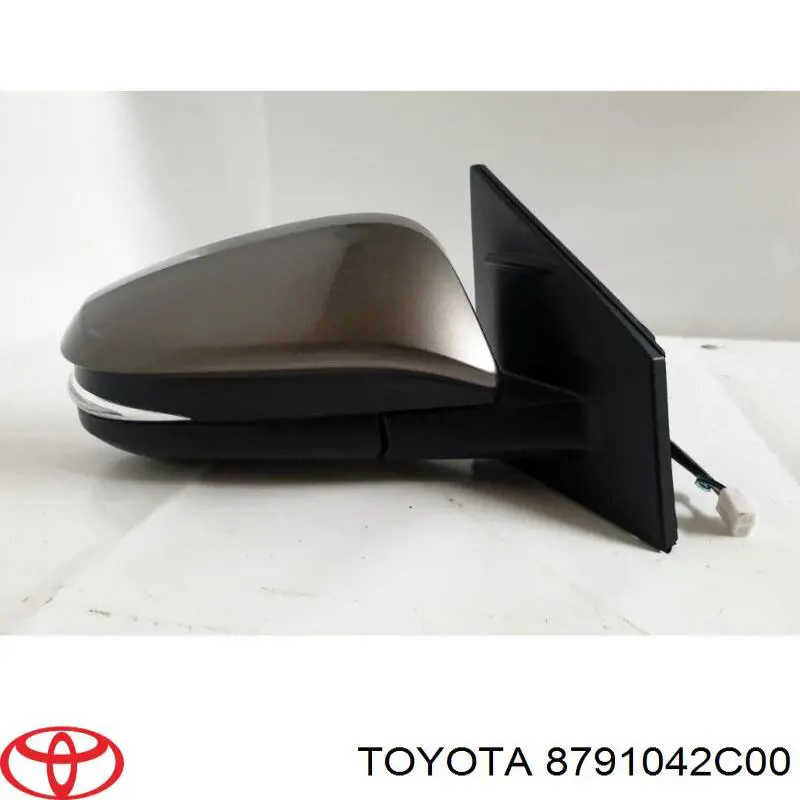 Правое боковое зеркало 8791042C00 Toyota