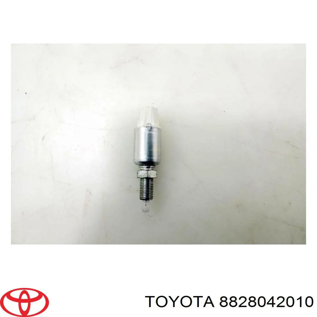 8828042010 Toyota датчик включения сцепления