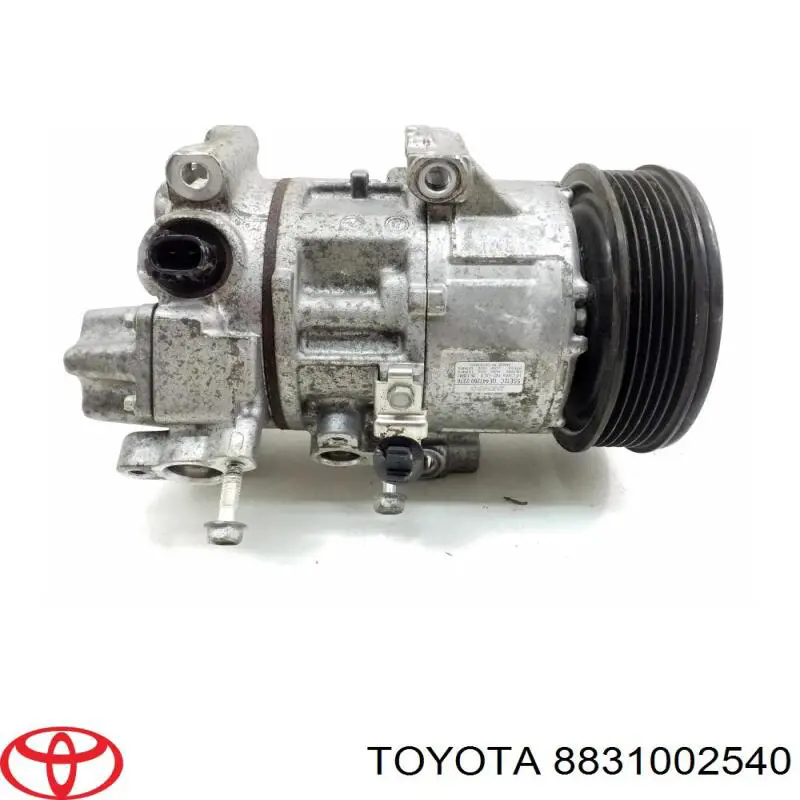 Компрессор кондиционера 8831002540 Toyota