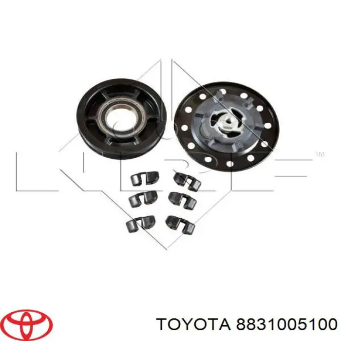 Компрессор кондиционера 8831005100 Toyota