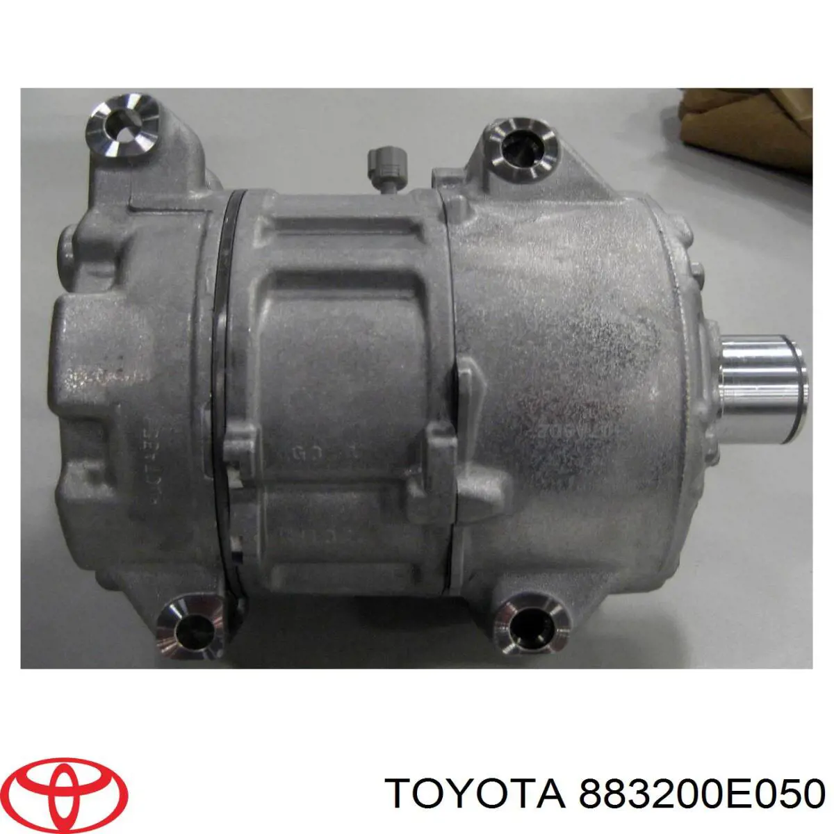 Компрессор кондиционера 883200E050 Toyota