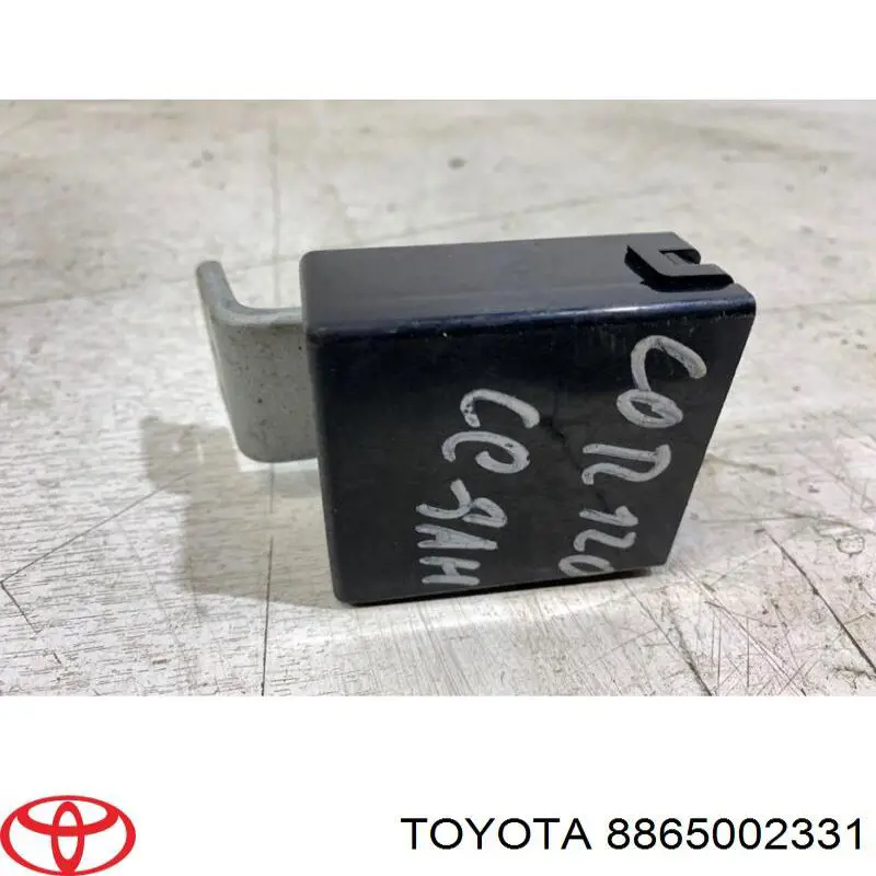 8865002331 Toyota 