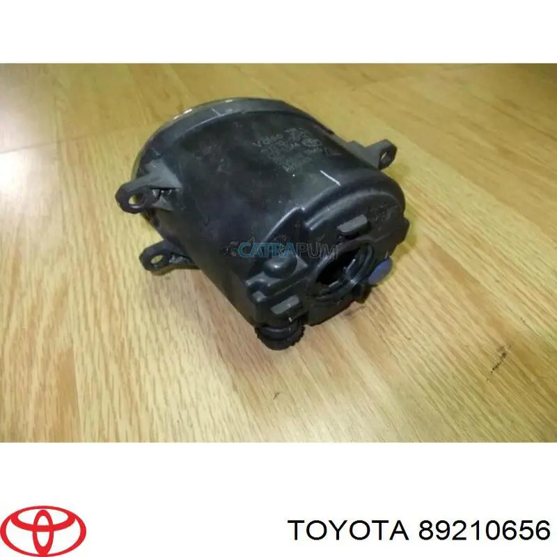 Правая противотуманная фара Toyota 89210656