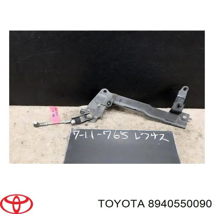 8940550100 Toyota датчик уровня положения кузова передний правый
