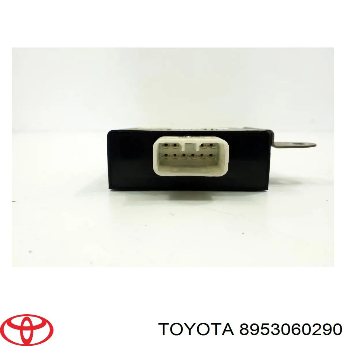 Модуль управления (ЭБУ) полным приводом Toyota 8953060290 цена, от 19.77 USD