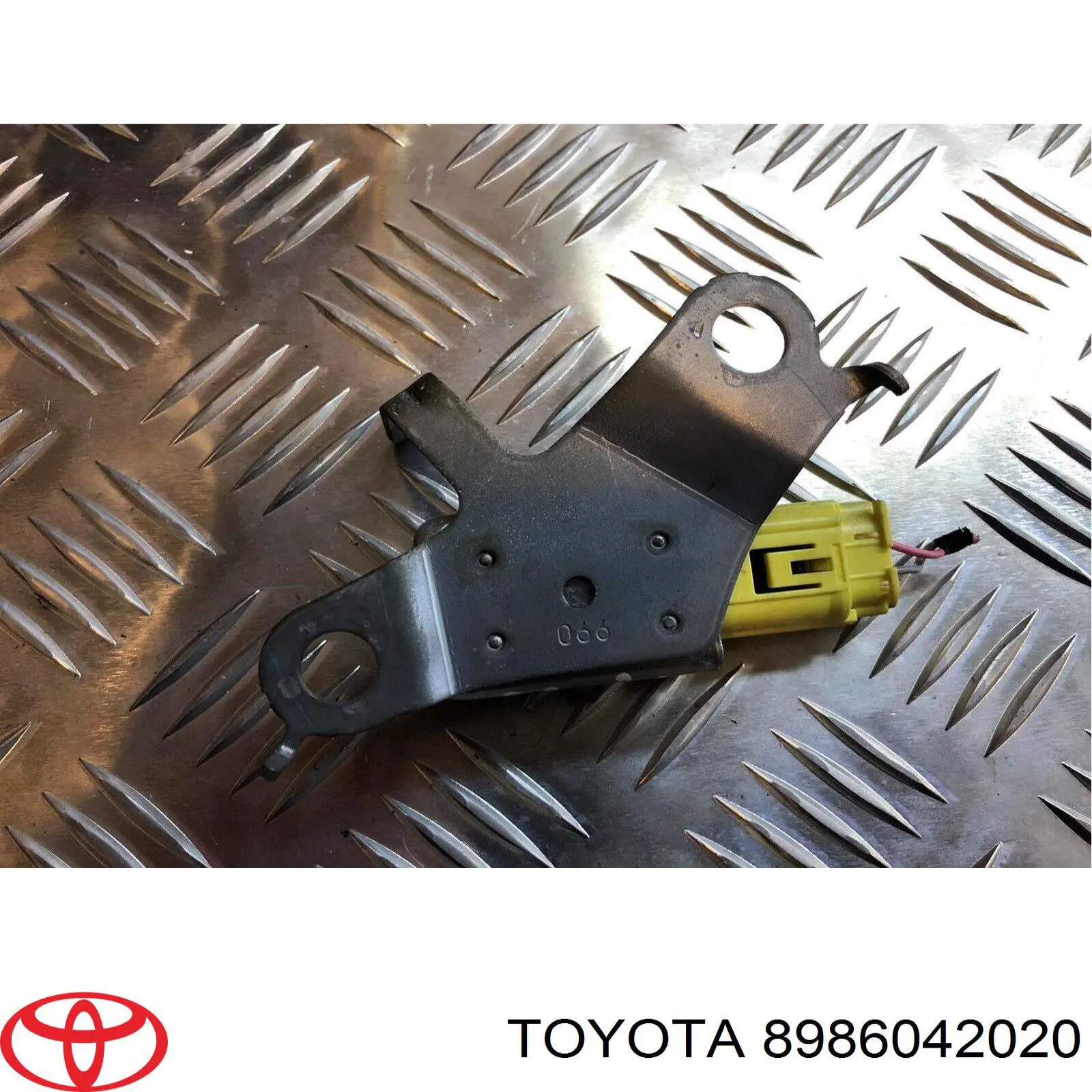 8986042020 Toyota 