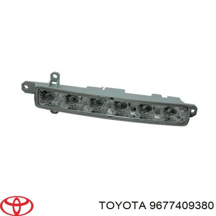 Габарит (указатель поворота) в бампере TOYOTA 9677409380