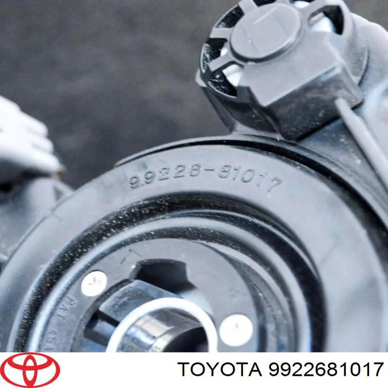 9922681017 Toyota Крышка фары, задняя