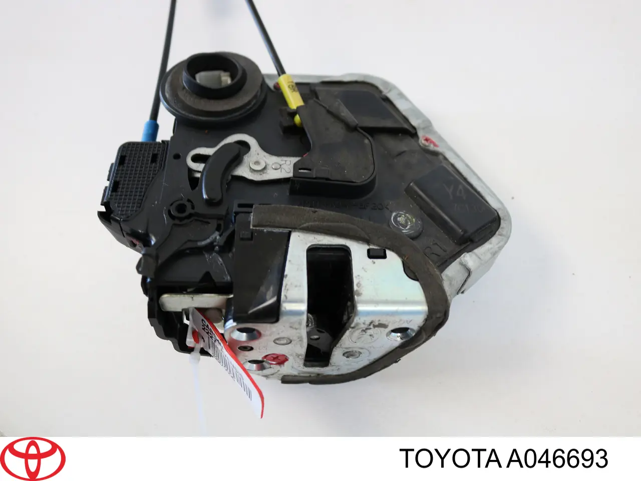 Замок передней правой двери A046693 Toyota