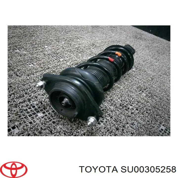 Амортизатор задний правый SU00300382 Toyota