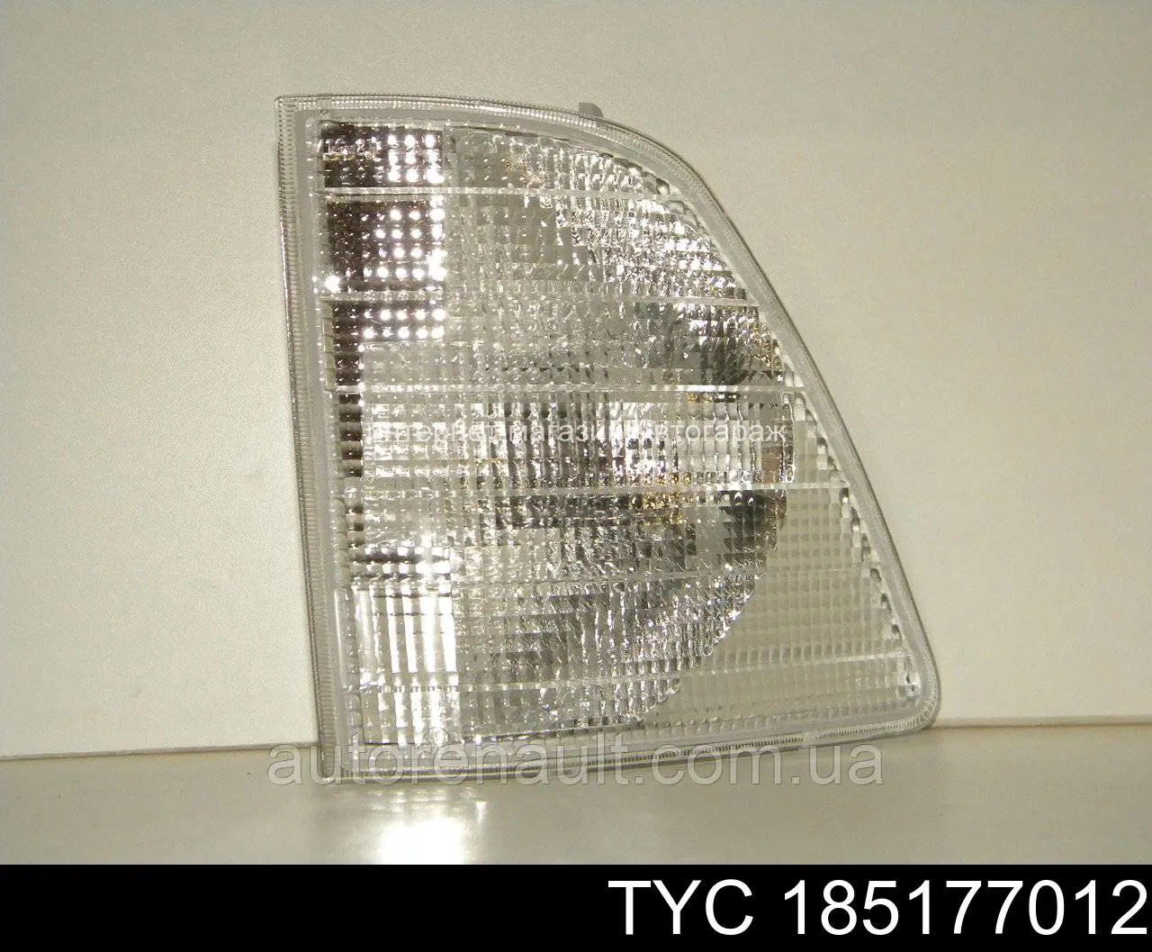 185177012 TYC Поворотник правый