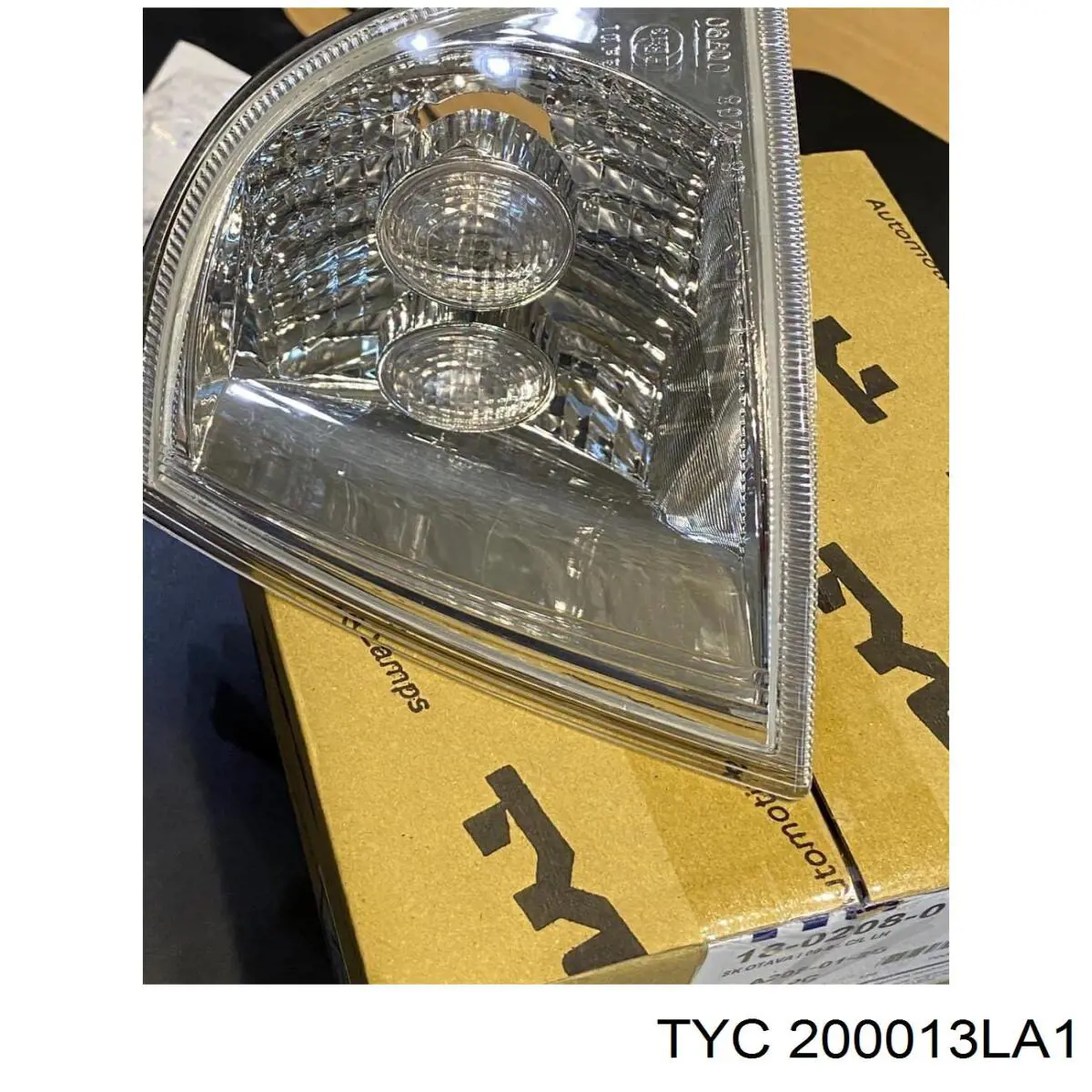 LRB991 Magneti Marelli Стекло правого фонаря